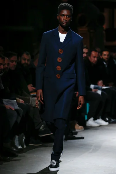 Look 3